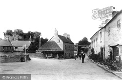 The Village And Castle 1907, Nunney