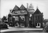 Patteson Court 1906, Nutfield