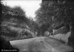 School Hill 1906, Nutfield