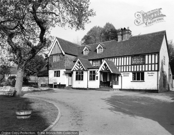 Photo of Nutfield, The Queen's Head c.1965