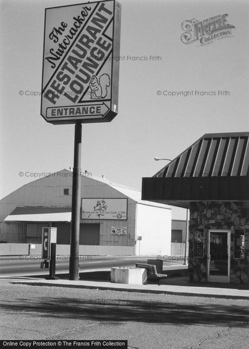 Photo of Oakdale, The Nutcracker Restaurant Lounge 2002