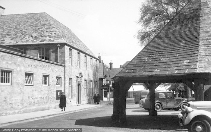 Photo of Oakham, Buttercross c.1955