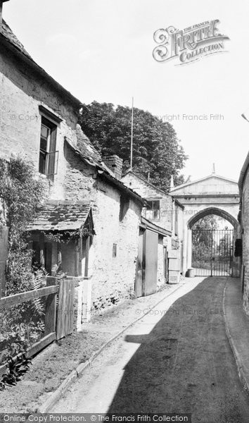 Photo of Oakham, Castle Entrance 1932