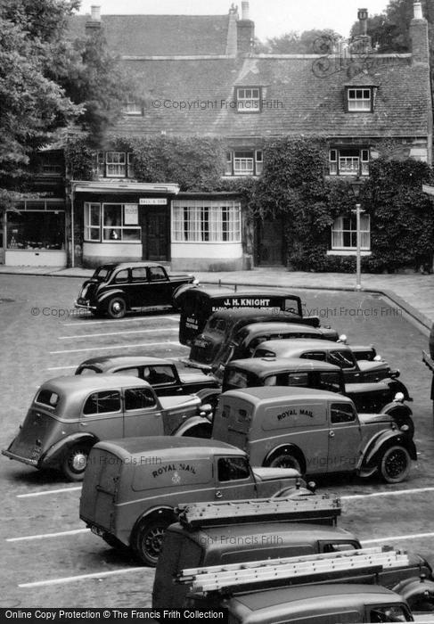 Photo of Oakham, Royal Mail Vans c.1950