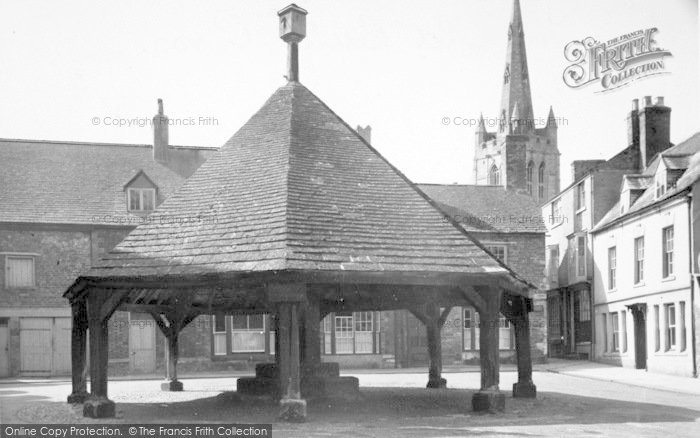 Photo of Oakham, The Old Buttercross c.1950