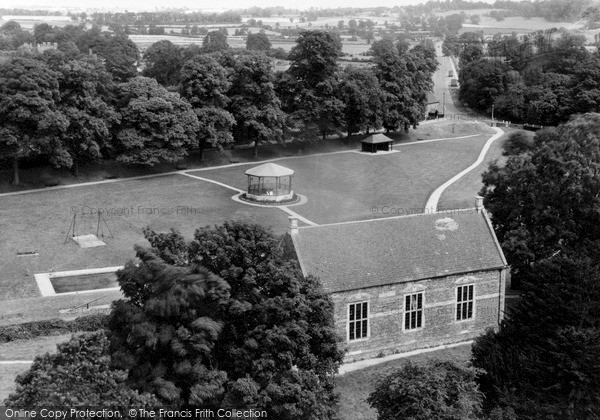 Photo of Oakham, The Old School And Cutts Close c.1950