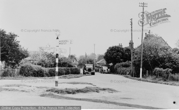 Photo of Oakley, The Village c.1955