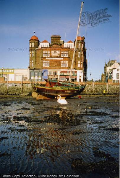 Photo of Oban, Columba Hotel And Gordons Boat, North Pier 2005