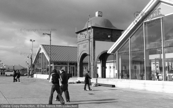 Photo of Oban, North Pier New Restaurants 2005