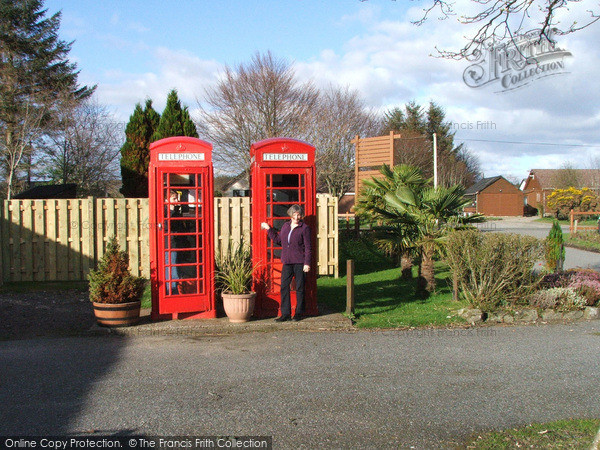 Photo of Oban, Red Phone Boxes 2005