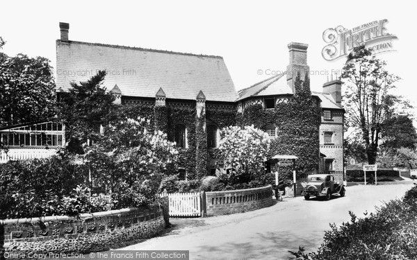 Photo of Ockham, The Hautboy Hotel c.1938