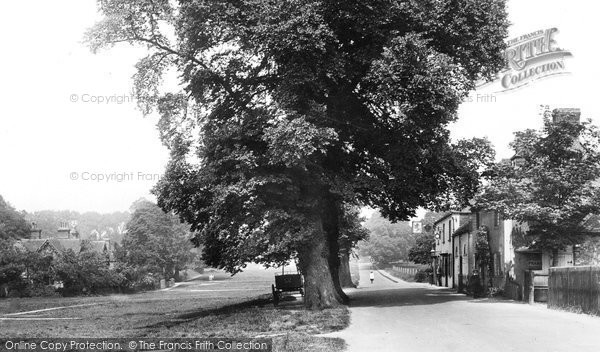 Photo of Ockley, Pump And Red Lion 1914