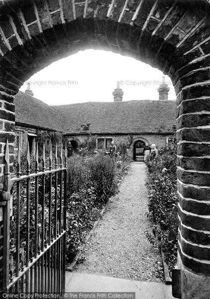 Photo of Odiham, Almshouse Gateway 1910