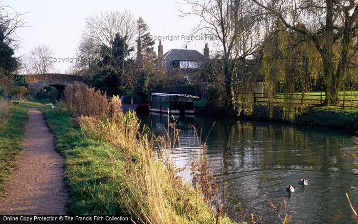 Photo of Odiham, Basingstoke Canal c.1995