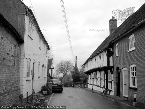 Photo of Odiham, Cemetry Hill 2004