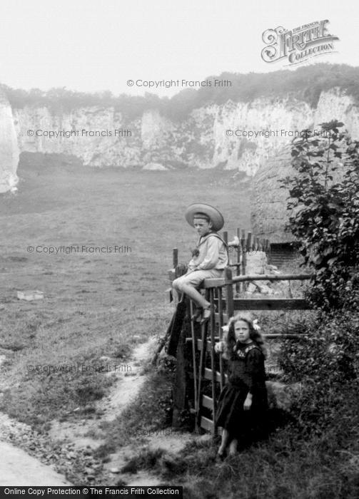 Photo of Odiham, Children At The Chalk Pit 1910