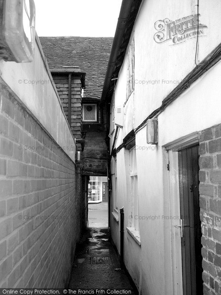 Photo of Odiham, Passage 2004