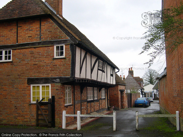 Photo of Odiham, The Bell 2004