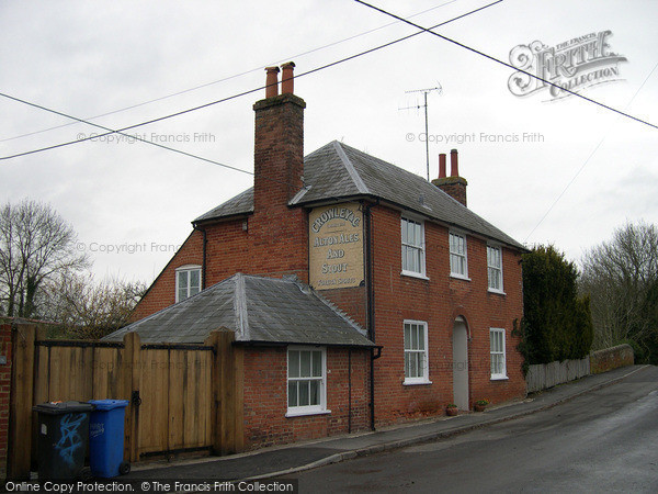 Photo of Odiham, The Wharf 2004