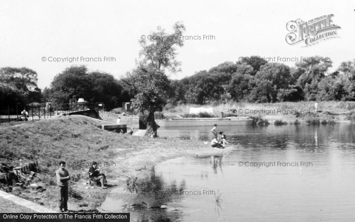 Photo of Offord Cluny, The Weir Pool c.1960