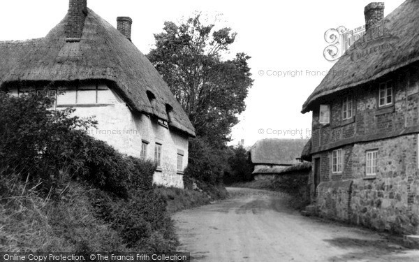 Photo of Ogbourne St Andrew, High Street c.1955