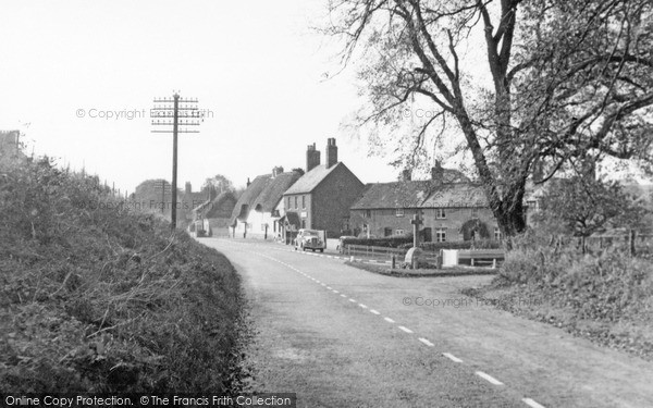 Photo of Ogbourne St Andrew, The Village c.1955