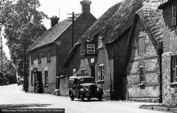 Photo of Okeford Fitzpaine, The New Inn c.1960