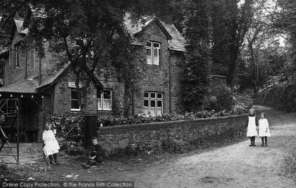 Photo of Okehampton, Children, Castle Entrance 1912