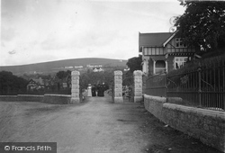 Entrance To Simmons Park 1907, Okehampton