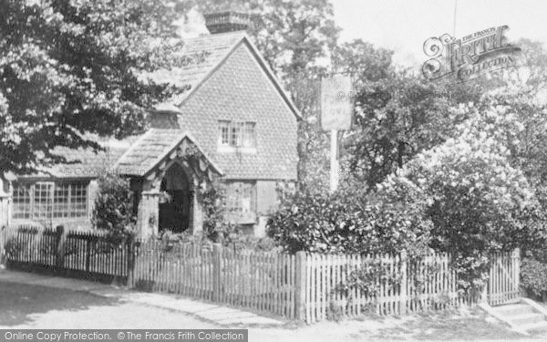 Photo of Okewood Hill, The Punch Bowl 1906