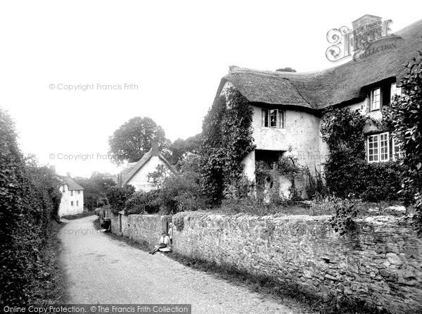 Photo of Old Cleeve, The Pillared Cottage 1930