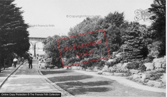 Photo of Old Colwyn, Eiruas Park c.1955
