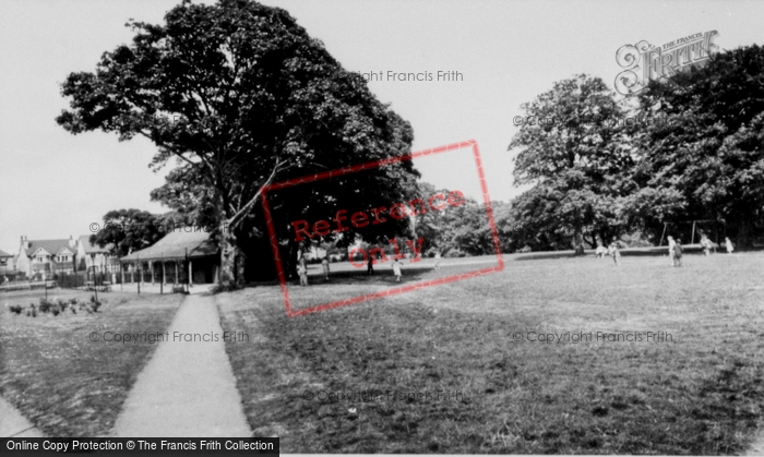 Photo of Old Colwyn, Min Y Don Park c.1950