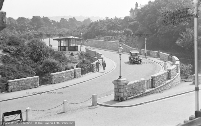 Photo of Old Colwyn, New Road c.1933