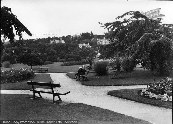 Photo of Old Colwyn, Wynn Gardens c.1930
