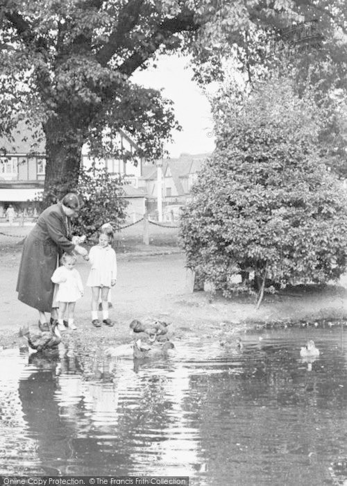 Photo of Old Malden, Feeding The Ducks, Plough Green c.1950