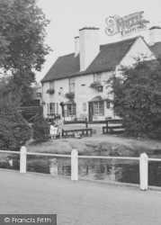 The Plough Inn c.1955, Old Malden
