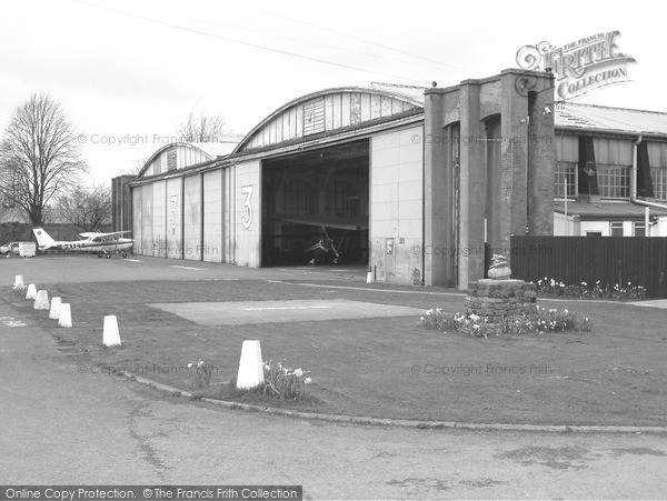 Photo of Old Sarum, Belfast Hangars 2004