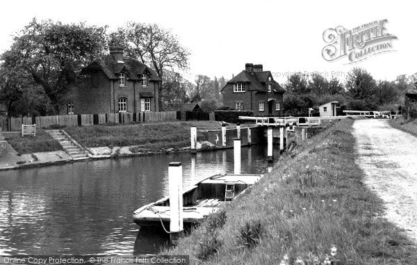 Photo of Old Windsor, Lock c.1955