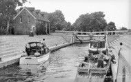 The Lock c.1960, Old Windsor