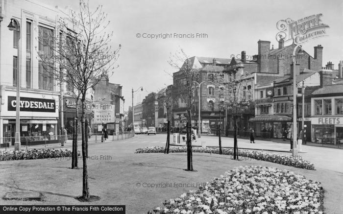Photo of Oldham, Market Place c.1960