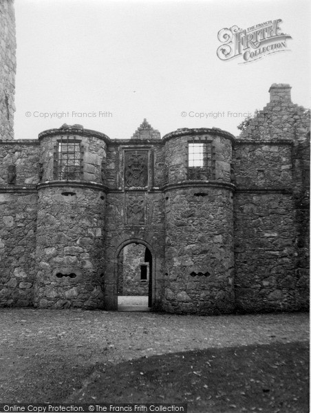 Photo of Oldmeldrum, Tolquhon Castle 1950