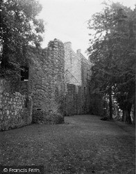 Tolquhon Castle 1950, Oldmeldrum