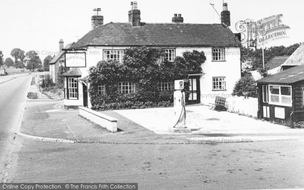 Photo of Ombersley, Oldfield Inn c.1965