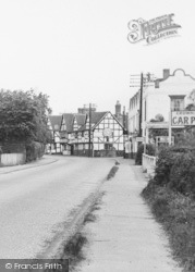 The Crown Inn c.1938, Ombersley