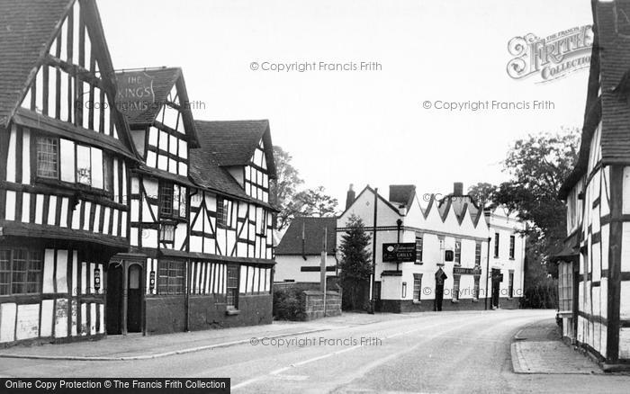 Photo of Ombersley, The King's Arms And Crown And Sandys Hotel c.1955