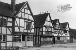 Village 1899, Ombersley