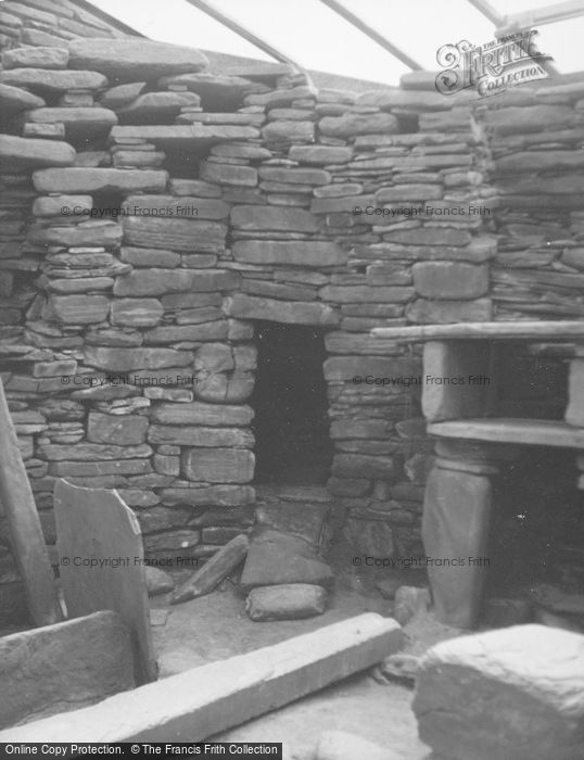 Photo of Orkney, Hut 7, Cell Entrance, Skara Brae c.1958