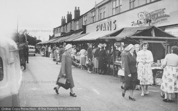 Photo of Ormskirk, Moorgate On Market Day c.1955