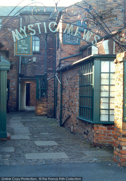 Photo of Ormskirk, Mystic Mews 2005